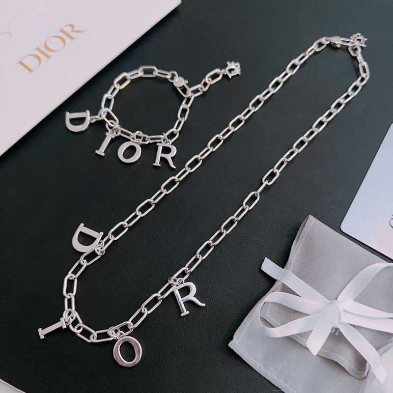 Dior Necklace 04lyr263 (6)